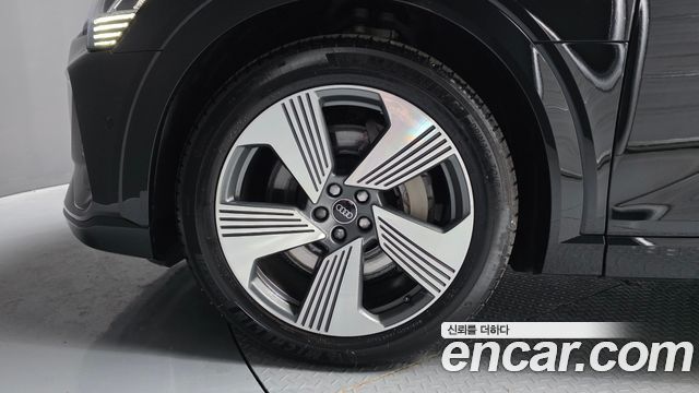 Audi e-tron из Кореи Encar