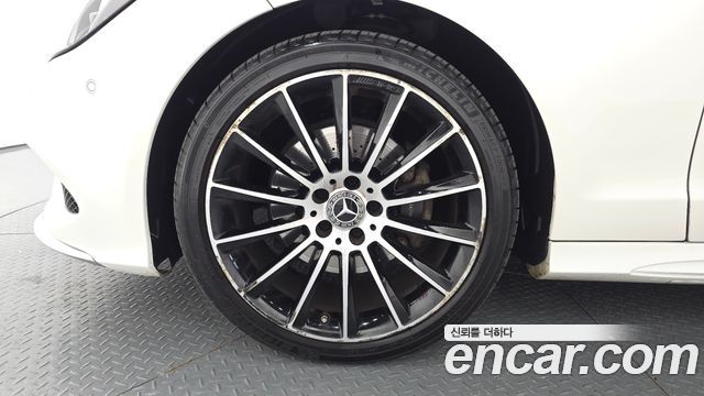Mercedes-Benz CLS-Class CLS250 d 4MATIC AMG Line — пробег 76 641 км — фото 5 из 5