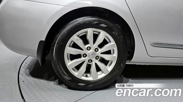 Kia Carens из Кореи Encar
