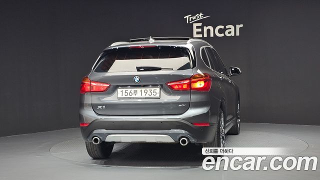 BMW X1 xDrive 20i xLine — пробег 80 750 км — фото 4 из 5