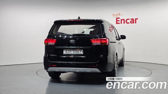 Kia Carnival из Кореи Encar