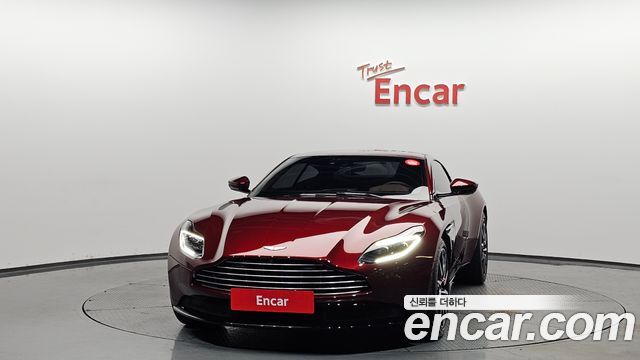 Astonmartin DB11 4.0 V8 Coupe — пробег 8 254 км