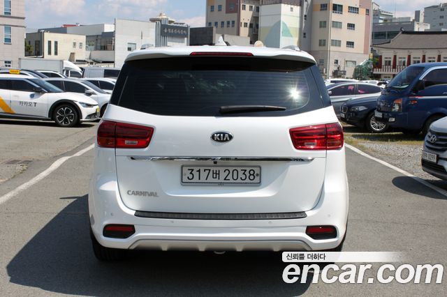 Kia Carnival из Кореи Encar