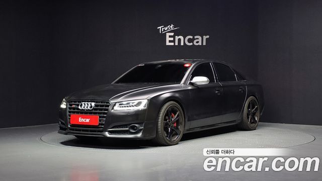 Audi S8 4.0 TFSI quattro D4 — пробег 176 563 км