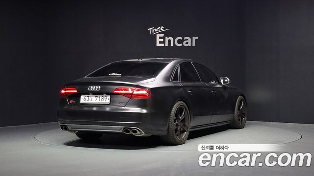 Audi S8 4.0 TFSI quattro D4 — пробег 176 563 км