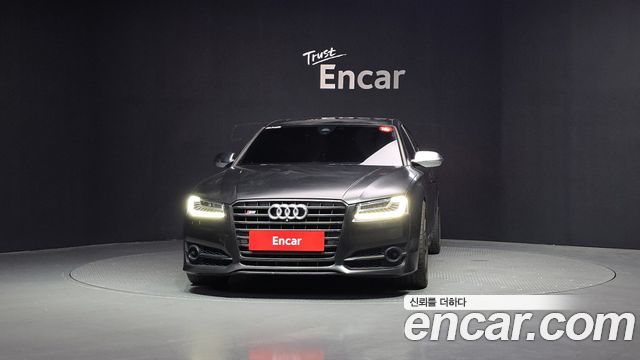Audi S8 4.0 TFSI quattro D4 — пробег 176 563 км