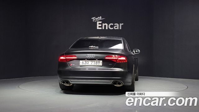 Audi S8 4.0 TFSI quattro D4 — пробег 176 563 км