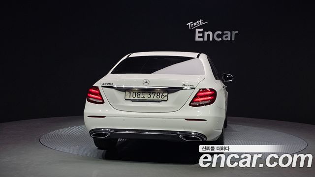 Mercedes-Benz E-Class из Кореи Encar
