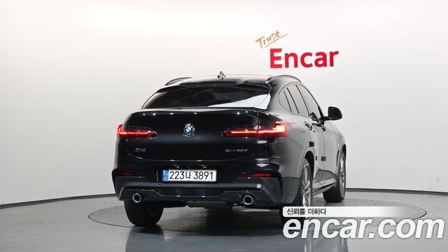 BMW X4 xDrive20d M Sport — пробег 112 072 км — фото 4 из 5