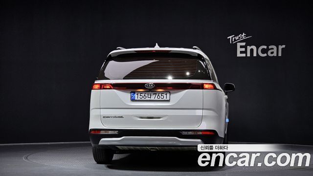 Kia Carnival из Кореи Encar