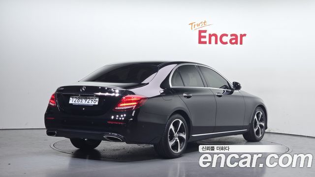 Mercedes-Benz E-Class из Кореи Encar