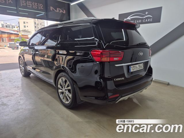 Kia Carnival из Кореи Encar
