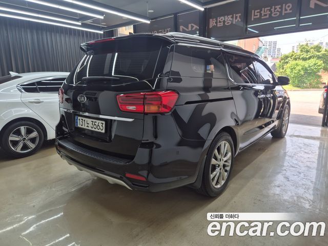 Kia Carnival из Кореи Encar