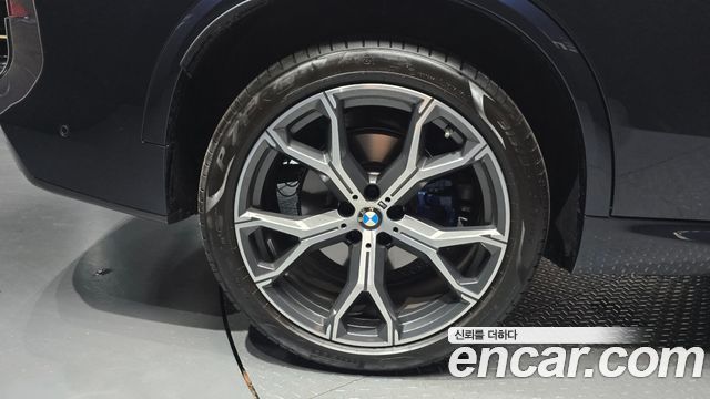 BMW X5 xDrive 40i M Sport — пробег 5 009 км — фото 5 из 5