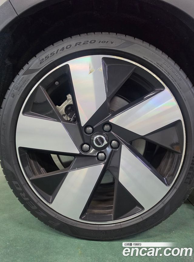 Volvo XC40 из Кореи Encar