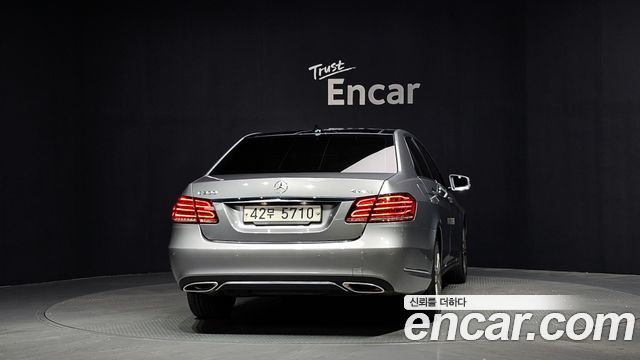 Mercedes-Benz E-Class E300 4MATIC Avantgarde — пробег 127 895 км — фото 4 из 5