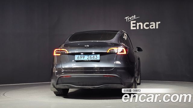 Tesla Model Y RWD — пробег 40 030 км — фото 4 из 5