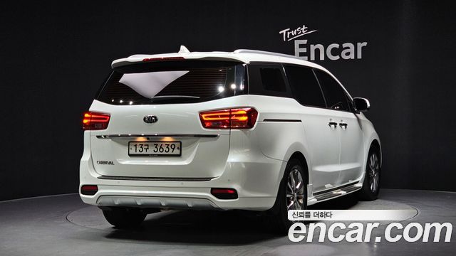 Kia Carnival из Кореи Encar