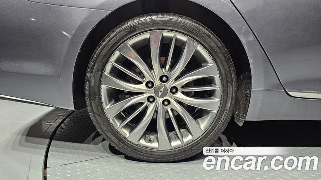 Hyundai Genesis из Кореи Encar