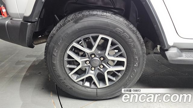 Jeep Wrangler 2.0 Overland Power Top 4Door 4xe — пробег 93 732 км — фото 5 из 5