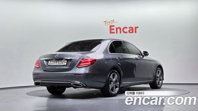 Mercedes-Benz E-Class из Кореи Encar
