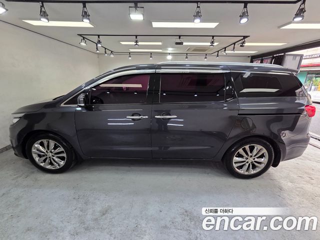 Kia Carnival Gasoline 9-seater Noblesse — пробег 10 720 км — фото 4 из 5