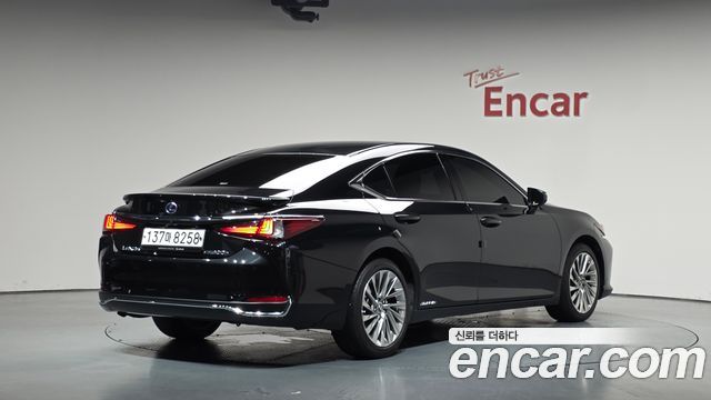 Lexus ES Executive — пробег 54 868 км — фото 2 из 5