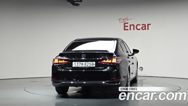 Lexus ES Executive — пробег 54 868 км — фото 4 из 5