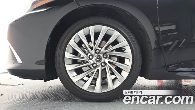Lexus ES Executive — пробег 54 868 км — фото 5 из 5