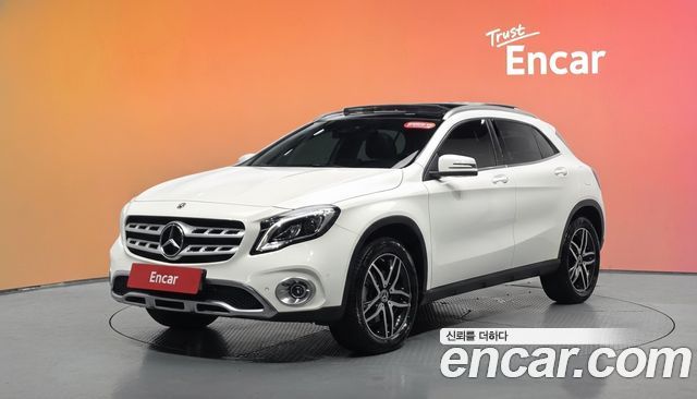 Mercedes-Benz GLA-Class GLA220 Premium — пробег 62 825 км — фото 1 из 5