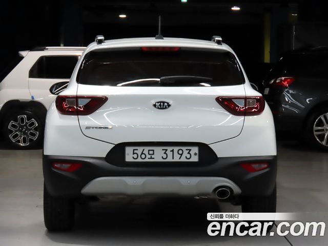 Kia Stonic из Кореи Encar