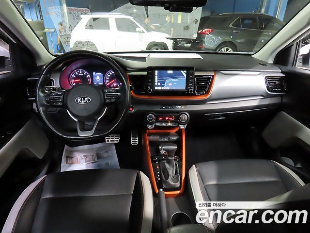Kia Stonic из Кореи Encar