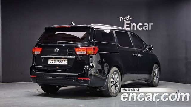 Kia Carnival из Кореи Encar