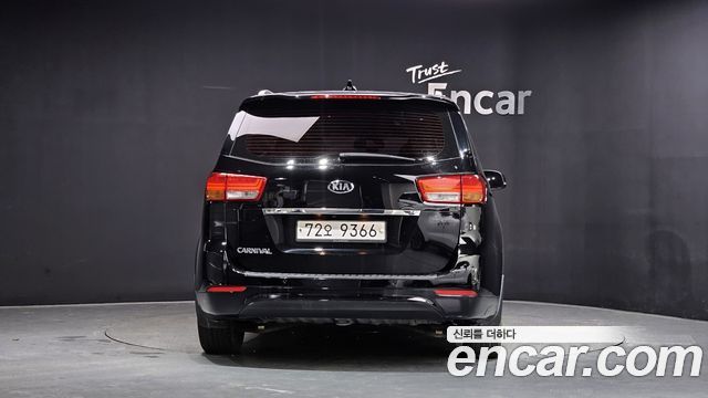 Kia Carnival из Кореи Encar