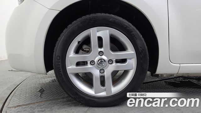 Nissan Cube 1.8 SL Z12 — пробег 75 710 км