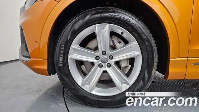 Audi Q8 45 TDI Quattro Premium — пробег 65 513 км