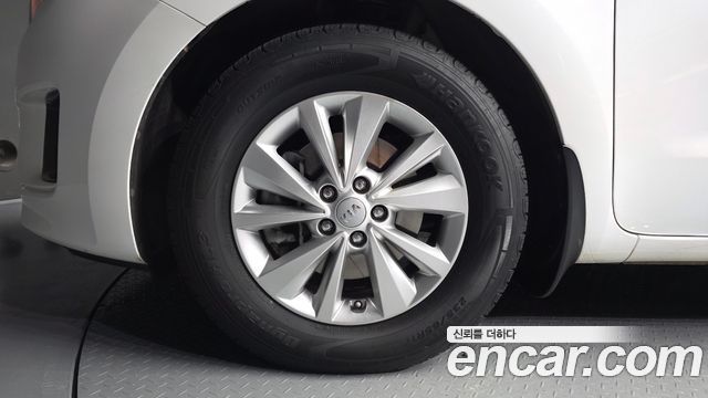 Kia Carnival 11-seater Deluxe — пробег 87 965 км — фото 5 из 5