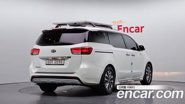 Kia Carnival из Кореи Encar