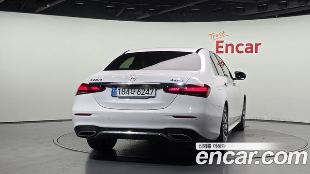 Mercedes-Benz E-Class из Кореи Encar