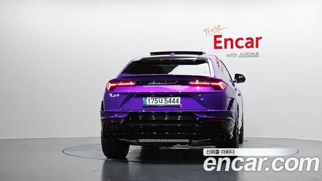 Lamborghini Urus из Кореи Encar