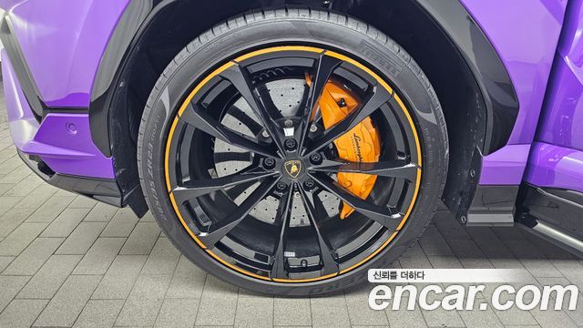 Lamborghini Urus из Кореи Encar