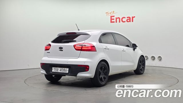 Kia pride 1.4 Diesel Hatchback Luxury — пробег 159 297 км — фото 2 из 5