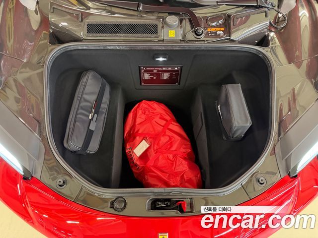 Ferrari 296 3.0 V6 — пробег 1900 км