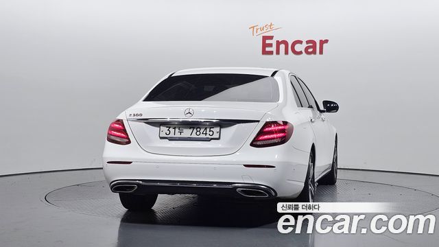 Mercedes-Benz E-Class из Кореи Encar