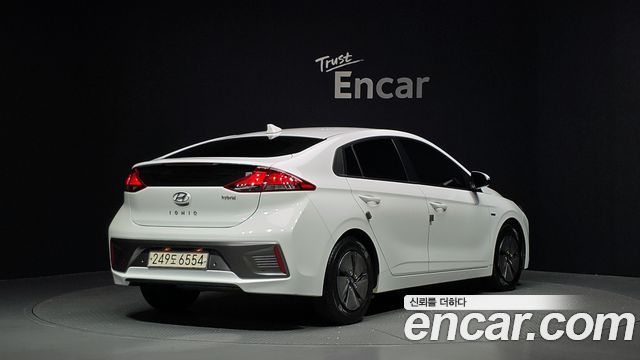 Hyundai Ioniq 1.6 HEV I — пробег 124 423 км — фото 2 из 5