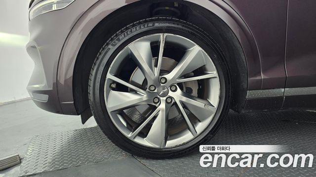 Genesis GV70 из Кореи Encar
