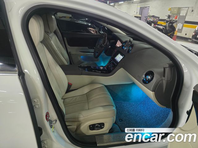 Jaguar XJ 3.0D Premium Luxury LWB X351 — пробег 144 199 км