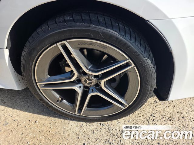 Mercedes-Benz CLS-Class CLS300d 4MATIC — пробег 15100 км