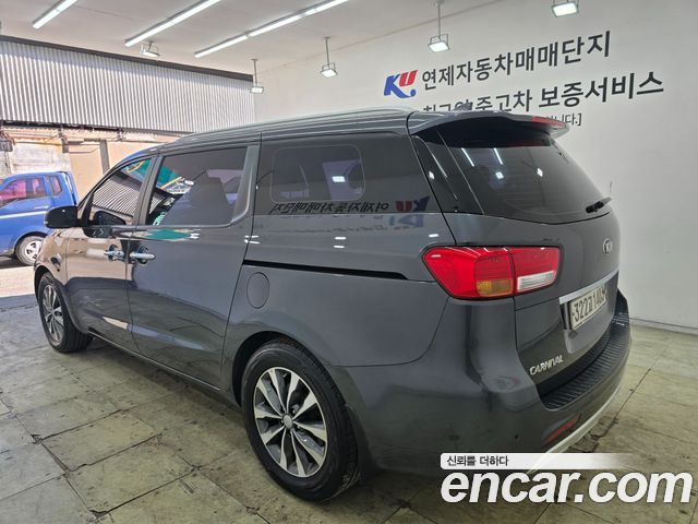 Kia Carnival из Кореи Encar