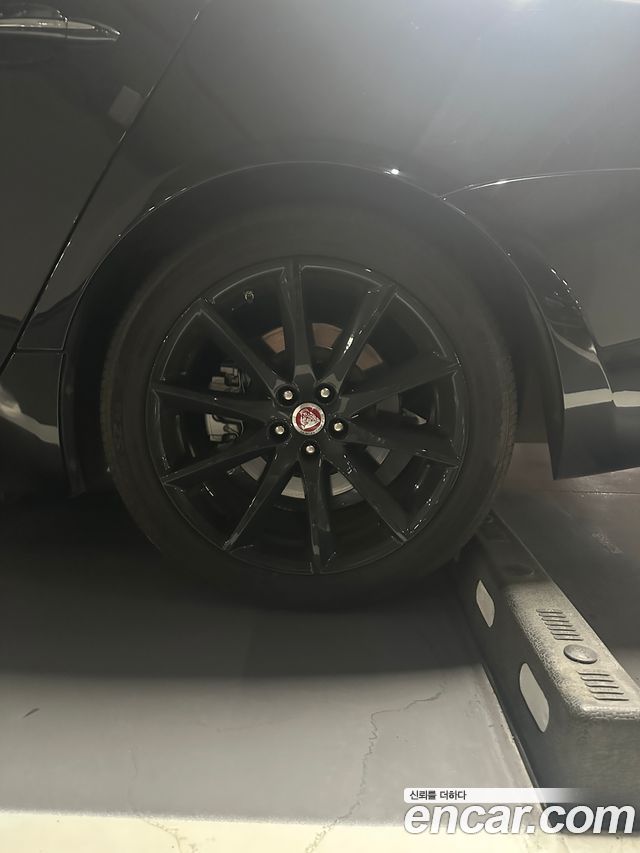Jaguar XJ 3.0D Premium Luxury SWB X351 — пробег 154 400 км